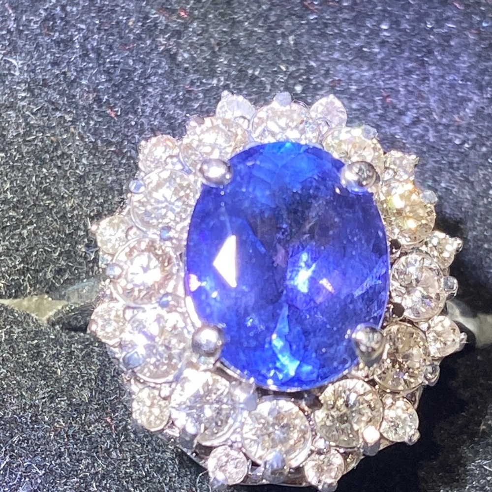 Tanzanite and diamond ring